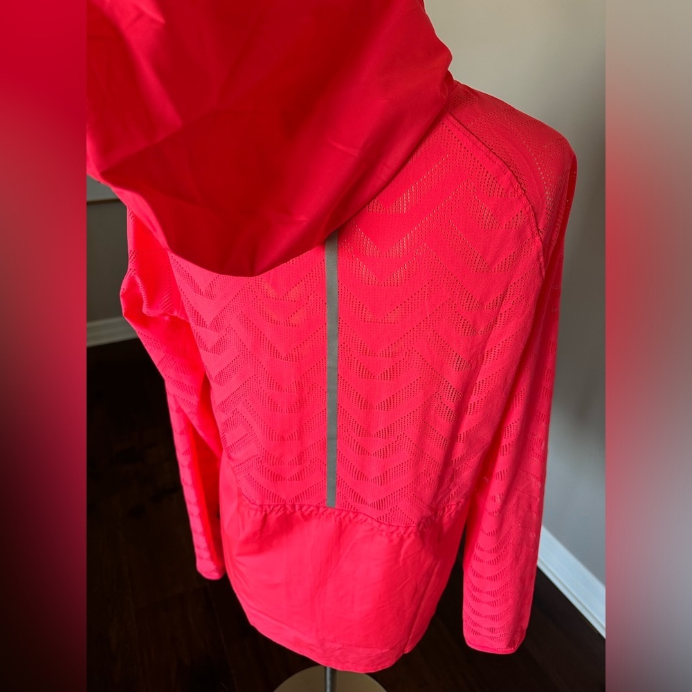 Under Armour Vent HeatGear Hooded Running Jacket Bright Pink Women's Large NWTs - Picture 9 of 13